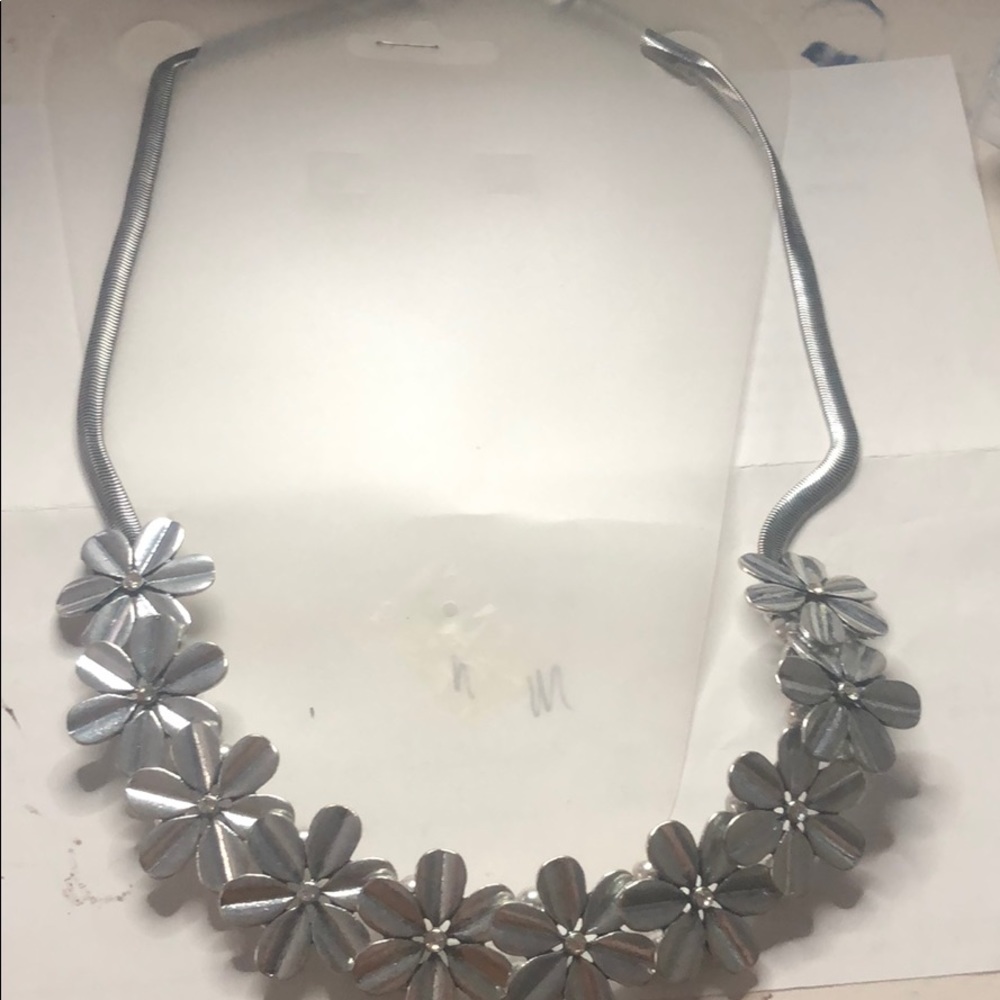 Flower necklace